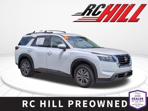 Used 2025 Nissan Pathfinder SV FWD image 1