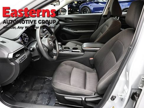 Used 2023 Nissan Altima 2.5 S FWD image 13