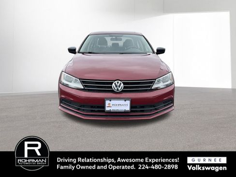 Used 2016 Volkswagen Jetta SE image 3