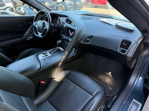 Used 2019 Chevrolet Corvette Stingray Coupe w/ Carbon Flash Badge Package RWD image 23
