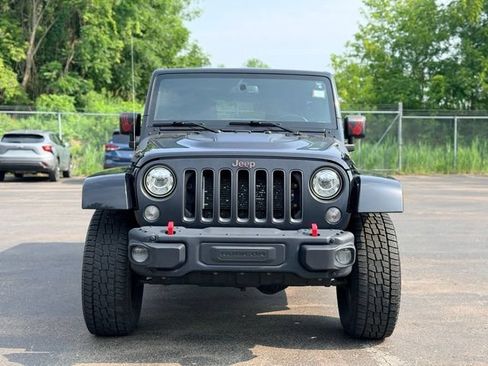 Used 2017 Jeep Wrangler Unlimited Rubicon AWD/4WD image 3