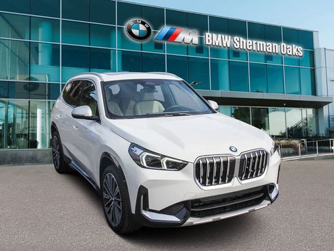 Used 2023 BMW X1 xDrive28i w/ Convenience Package image 3