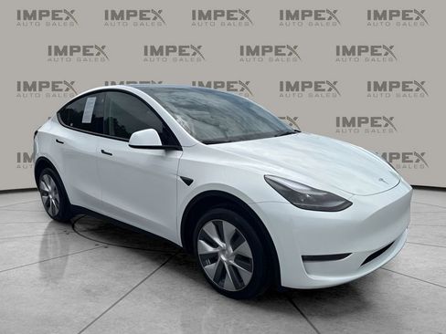 Used 2023 Tesla Model Y Long Range AWD/4WD image 7