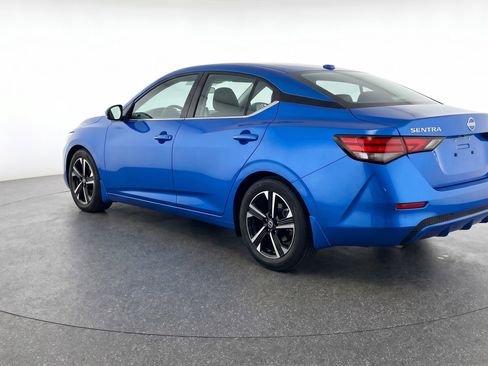 Used 2025 Nissan Sentra SV image 6