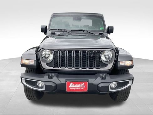 New 2025 Jeep Gladiator Sport image 9