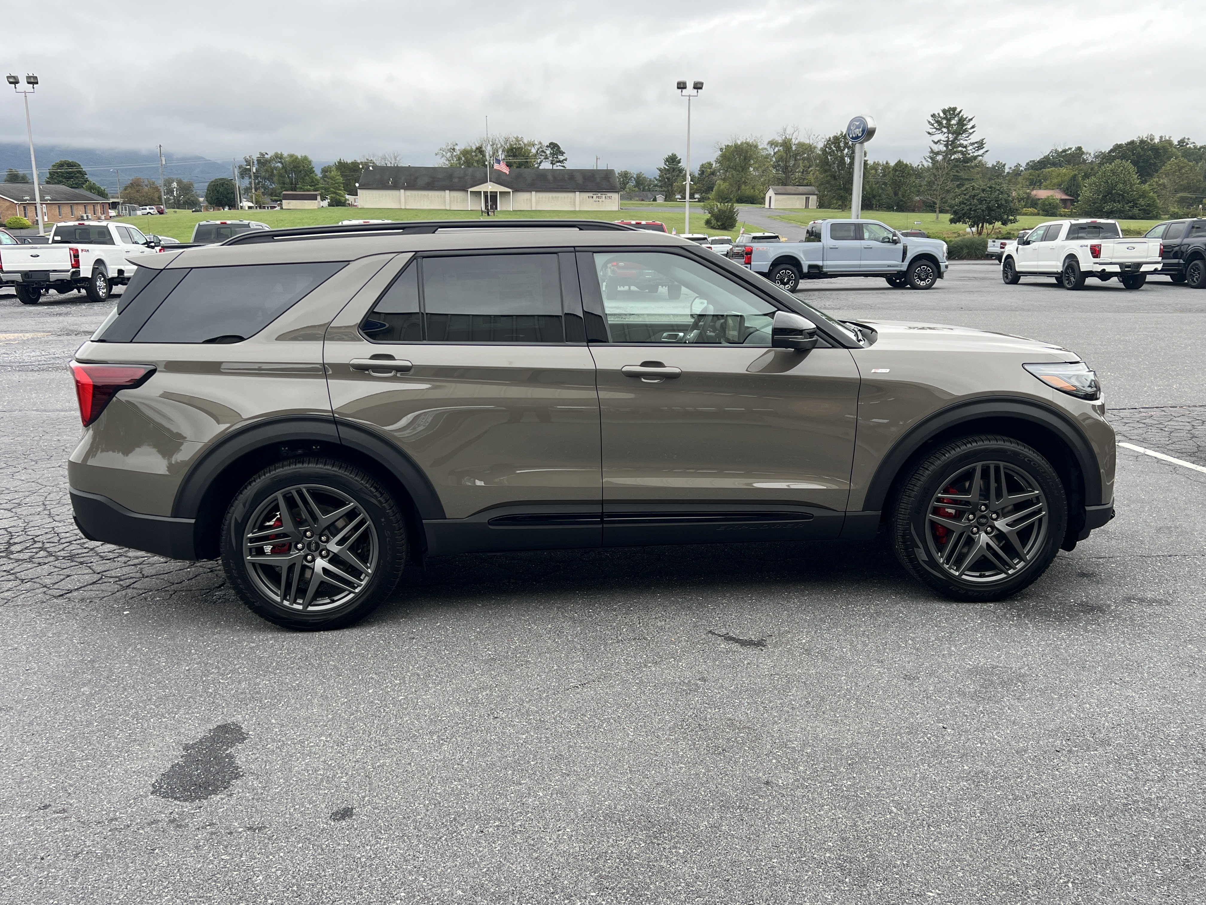 New 2027 Ford Explorer ST-Line w/ Premium Package AWD/4WD image 5