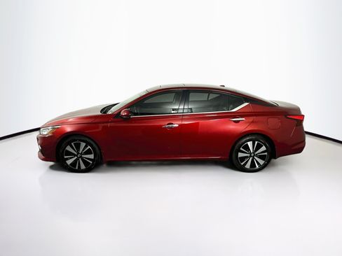 Used 2019 Nissan Altima 2.5 SV FWD image 4