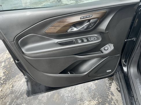 Used 2018 GMC Terrain Denali w/ Advanced Safety Package image 12