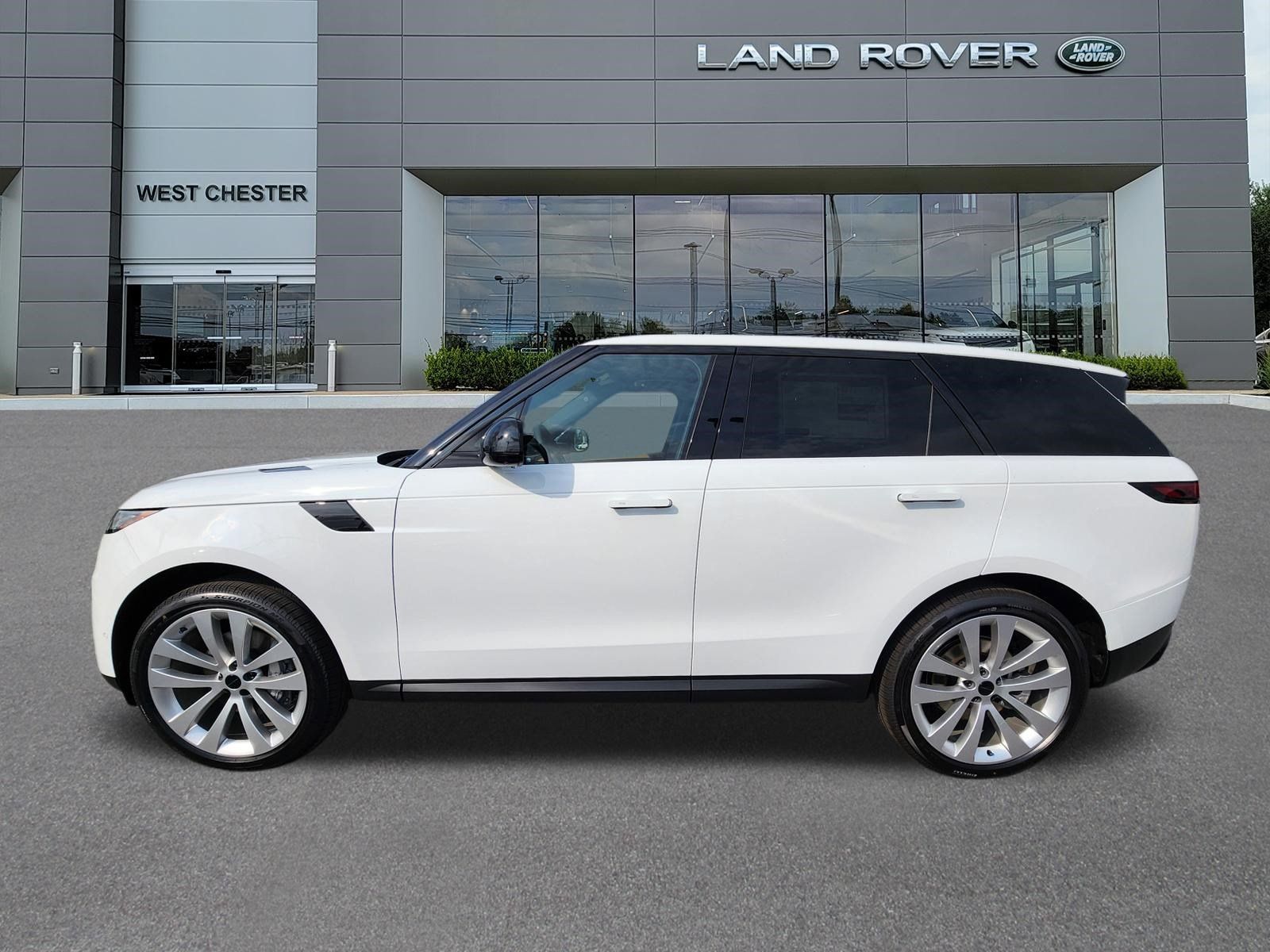 New 2027 Land Rover Range Rover Sport SE AWD/4WD image 5