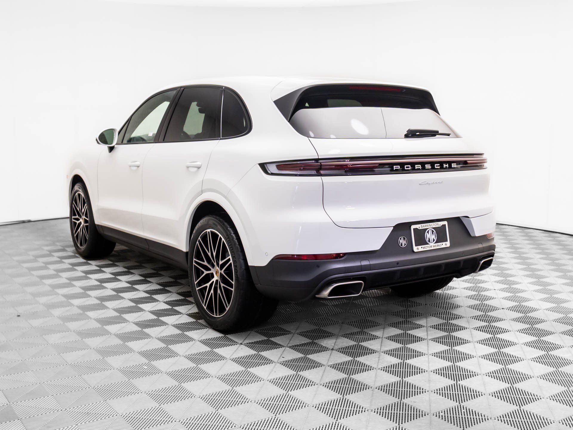 Certified 2026 Porsche Cayenne AWD/4WD image 3