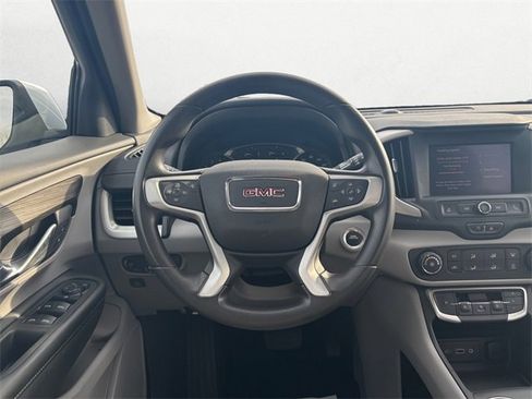 Used 2024 GMC Terrain SLE image 12