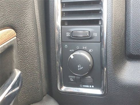 Used 2015 RAM 2500 Laramie image 21