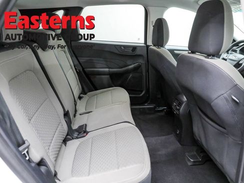 Used 2022 Ford Escape SE image 22