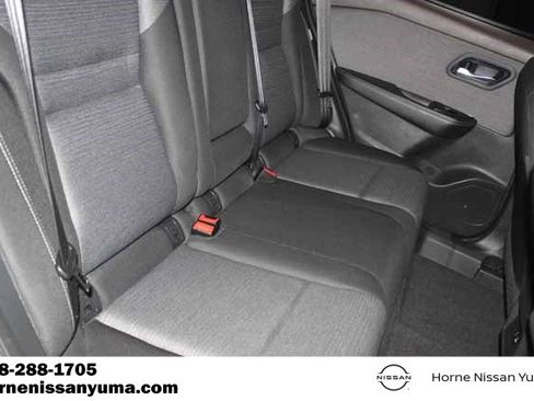 Used 2023 Nissan Rogue SV FWD image 7