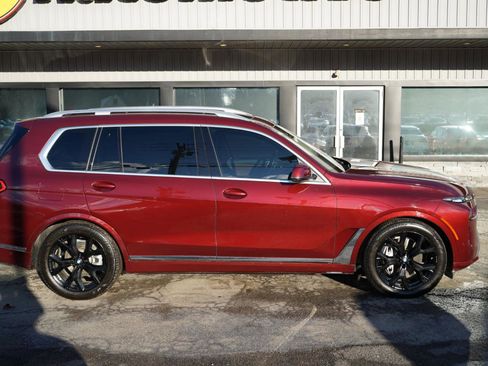 Used 2025 BMW X7 xDrive40i w/ Executive Package image 4