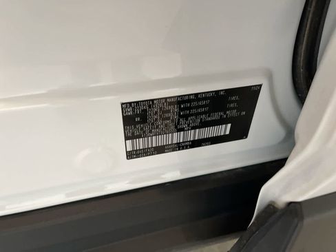 Certified 2025 Toyota RAV4 XLE image 27