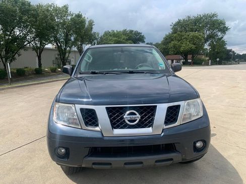 Used 2019 Nissan Frontier Desert Runner RWD image 2