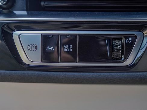 New 2025 Cadillac Lyriq Luxury image 14