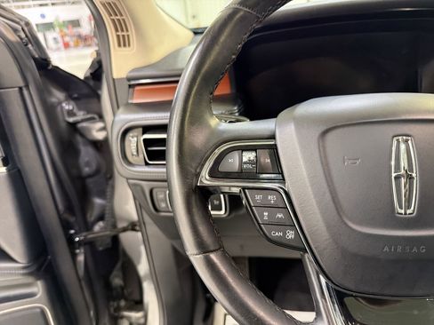 Used 2022 Lincoln Nautilus Reserve image 14