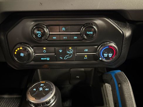 Used 2023 Ford Bronco Black Diamond AWD/4WD image 18