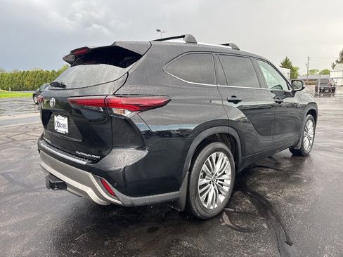 Used 2024 Toyota Highlander Platinum AWD/4WD image 8