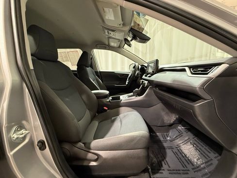 Certified 2022 Toyota RAV4 LE image 21