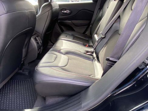 Certified 2022 Jeep Cherokee Trailhawk w/ Trailer Tow Group image 19