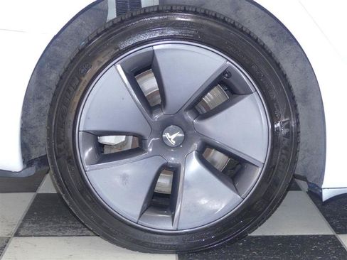 Used 2023 Tesla Model 3 Standard Range RWD image 31