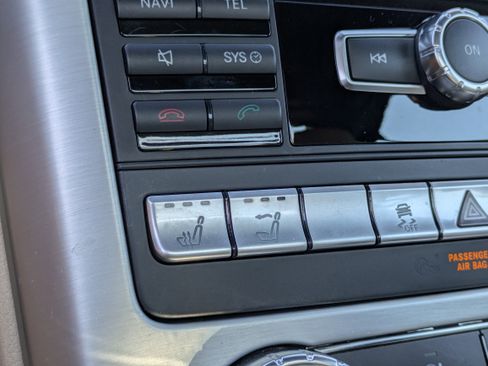 Used 2013 Mercedes-Benz SLK 250 image 28