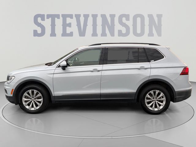 Used 2018 Volkswagen Tiguan SE FWD image 2