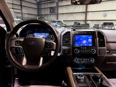 Used 2021 Ford Expedition Max XLT image 29