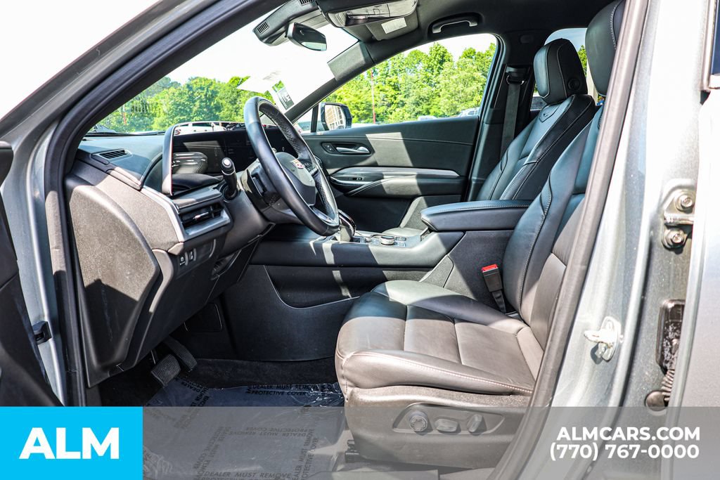 Used 2025 Cadillac XT4 Premium Luxury FWD image 17
