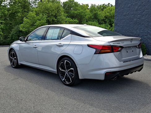Certified 2023 Nissan Altima 2.5 SR w/ SR Premium Package FWD image 6