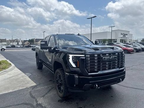 Used 2024 GMC Sierra 2500 Denali Ultimate AWD/4WD image 11