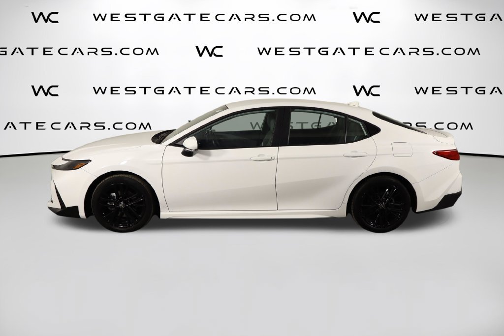 Used 2026 Toyota Camry SE FWD image 5