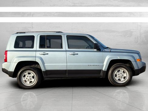 Used 2014 Jeep Patriot Sport image 4