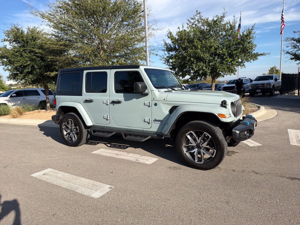 Used 2024 Jeep Wrangler Unlimited w/ Convenience Group AWD/4WD image 12