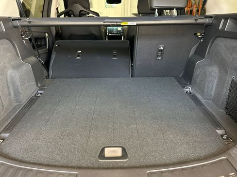 Used 2024 Land Rover Discovery Sport S image 33