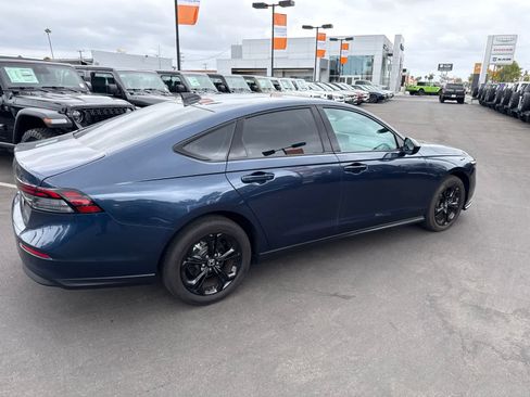 Used 2025 Honda Accord SE image 13