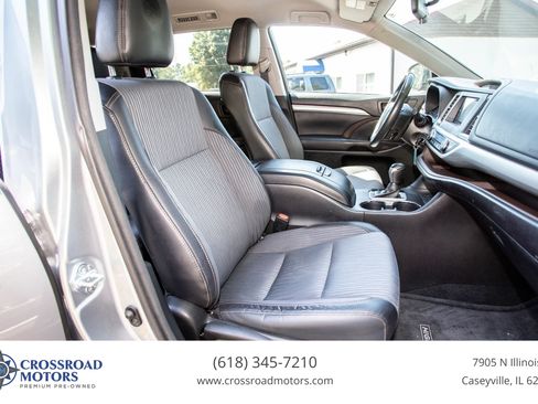Used 2016 Toyota Highlander Plus AWD/4WD image 27