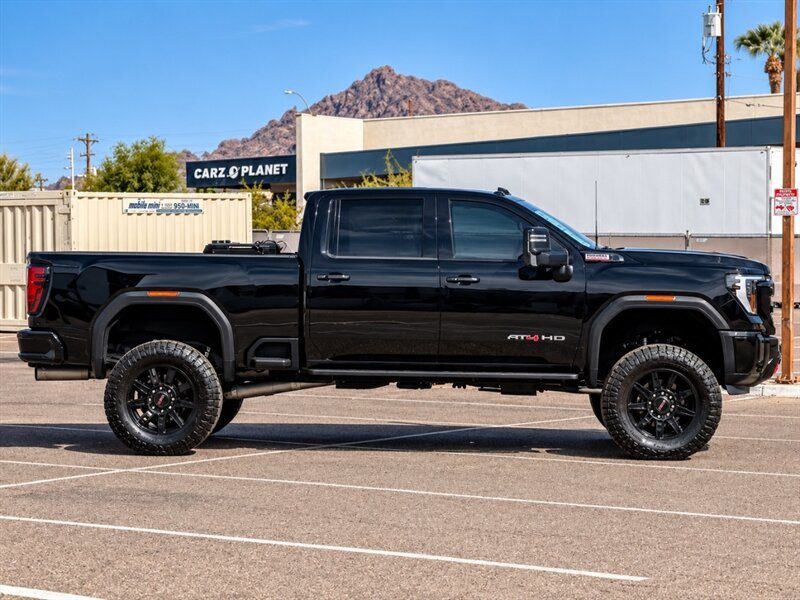 Used 2024 GMC Sierra 2500 AT4 w/ AT4 Premium Plus Package AWD/4WD image 4