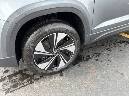 New 2026 Volkswagen Taos SE AWD/4WD image 11