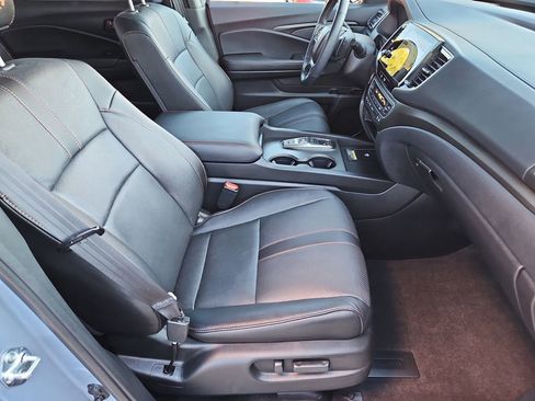 Certified 2025 Honda Passport TrailSport image 15