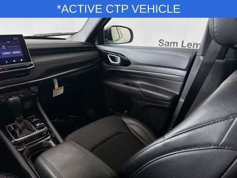 New 2026 Jeep Compass Latitude image 21