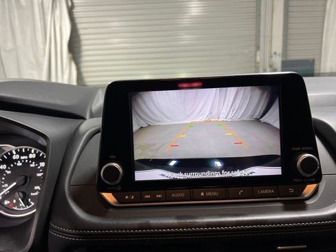 Used 2025 Nissan Rogue SV FWD image 29