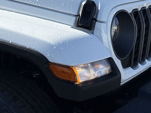 New 2026 Jeep Gladiator Sport image 10