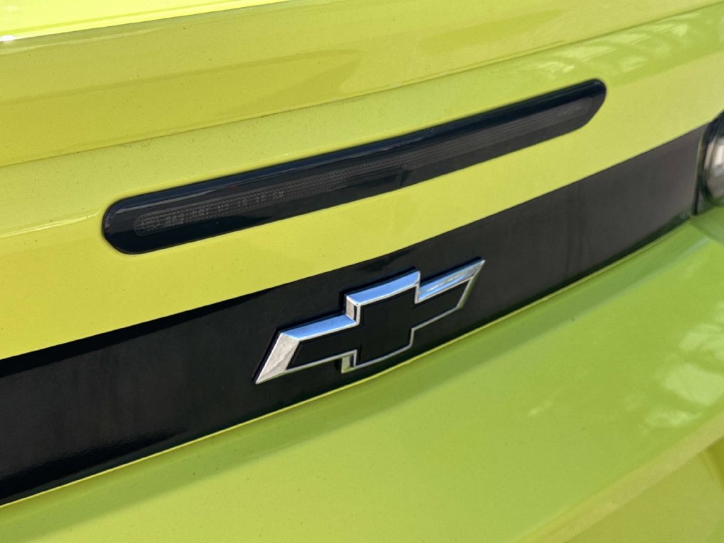 Used 2021 Chevrolet Camaro SS RWD image 6