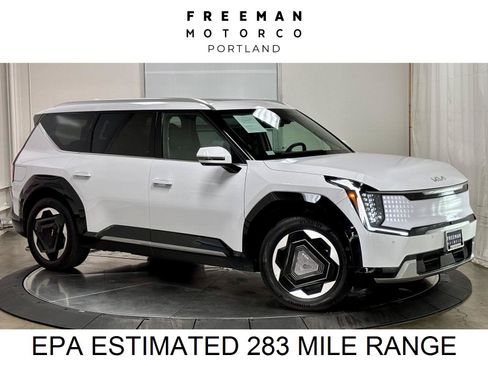 Used 2026 Kia EV9 Land AWD/4WD image 1