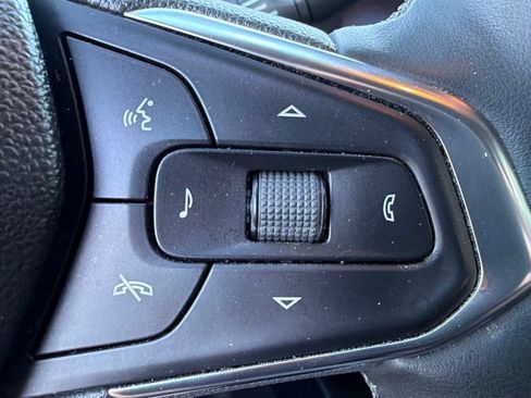 Used 2024 Chevrolet Trax ACTIV FWD image 19