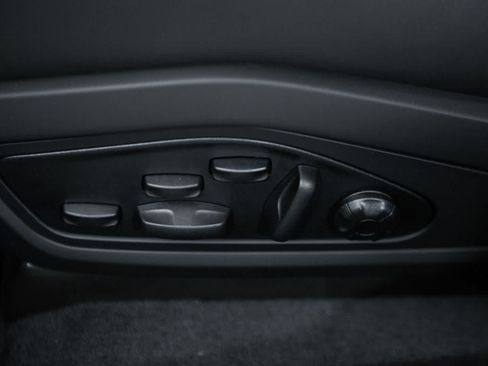 New 2026 Porsche Taycan 4S AWD/4WD image 23